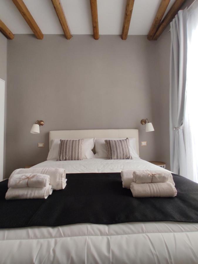 Manno Rooms Affittacamere カリアリ エクステリア 写真