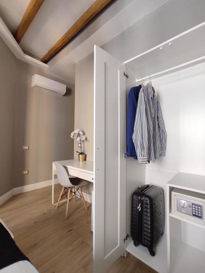 Manno Rooms Affittacamere カリアリ エクステリア 写真